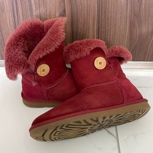 UGG’s Red One Button
